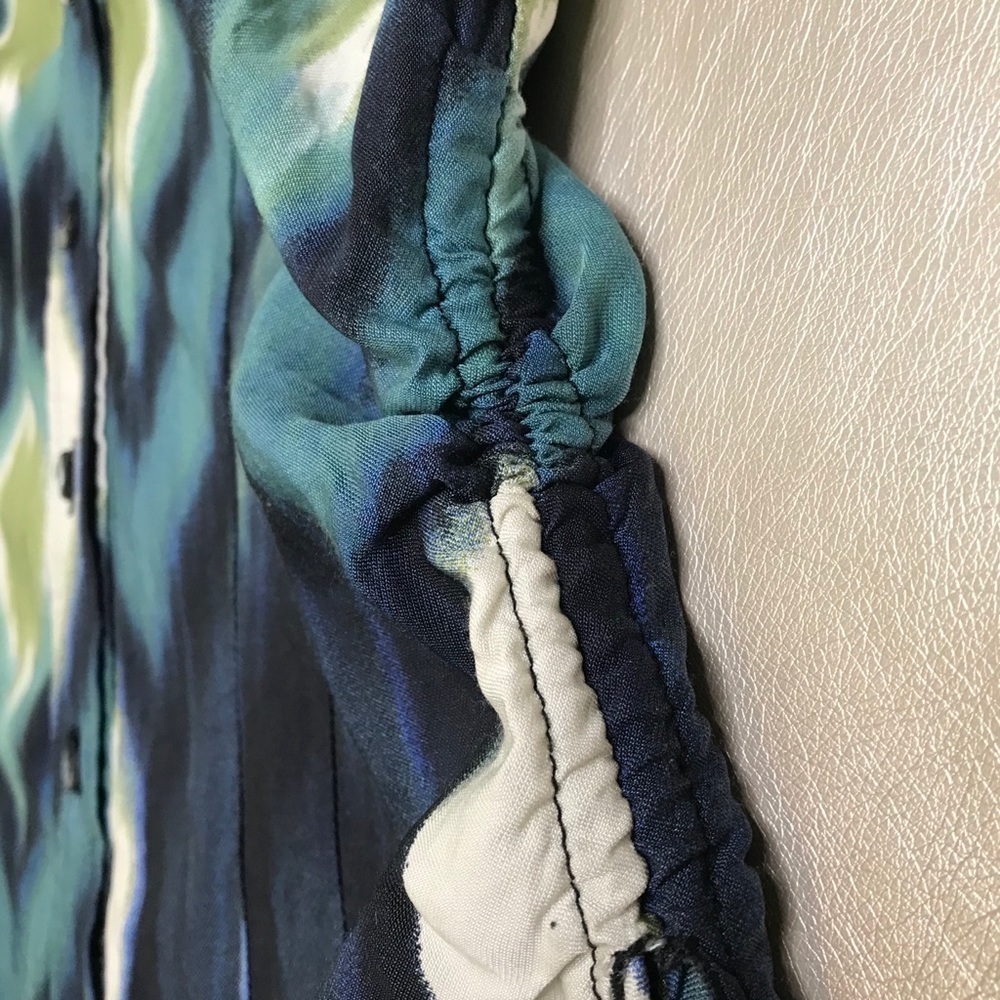 Finley Amanda Drawstring Button Close Top Sz S - image 5